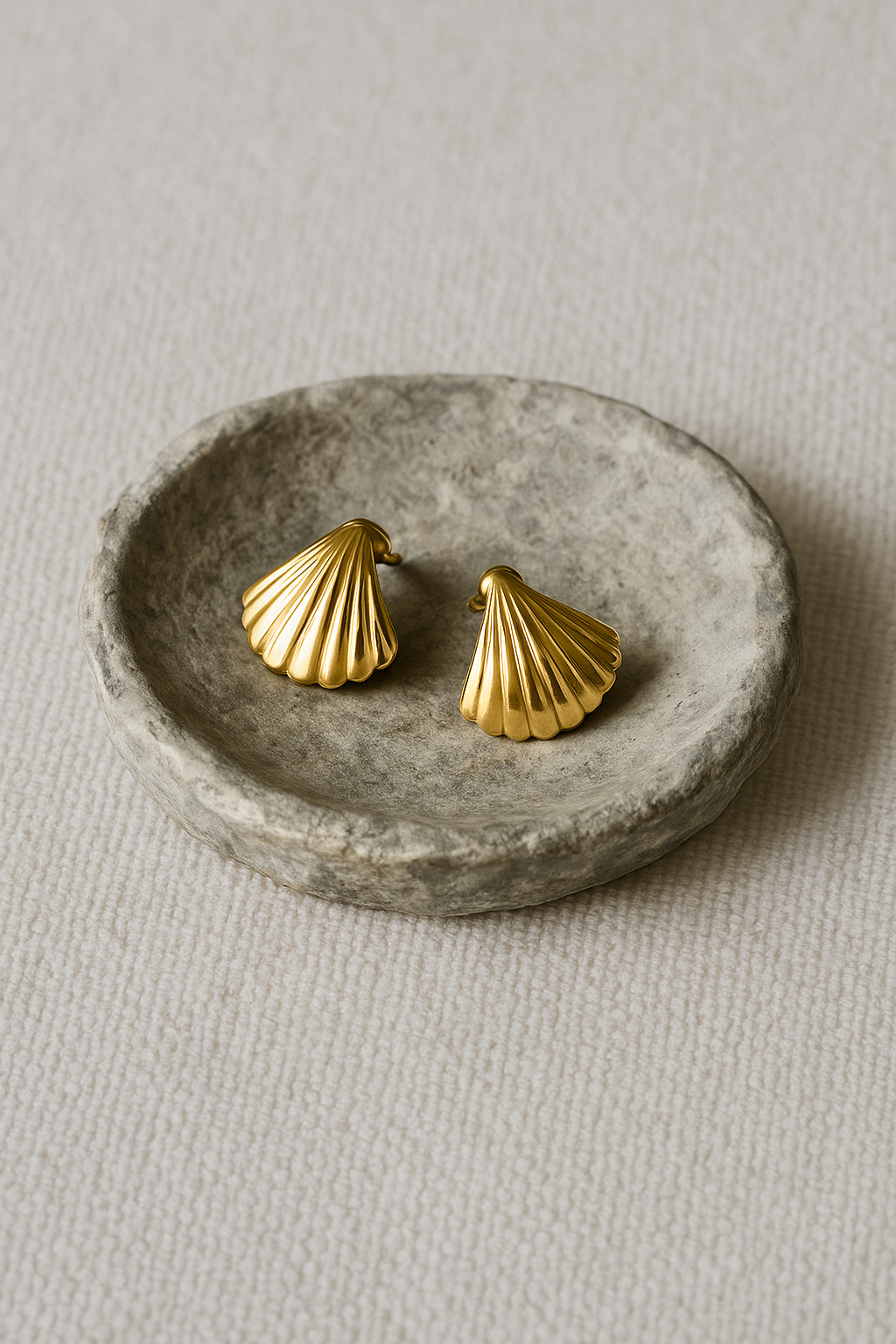 Petite Shell Stud Earrings - SIOENE